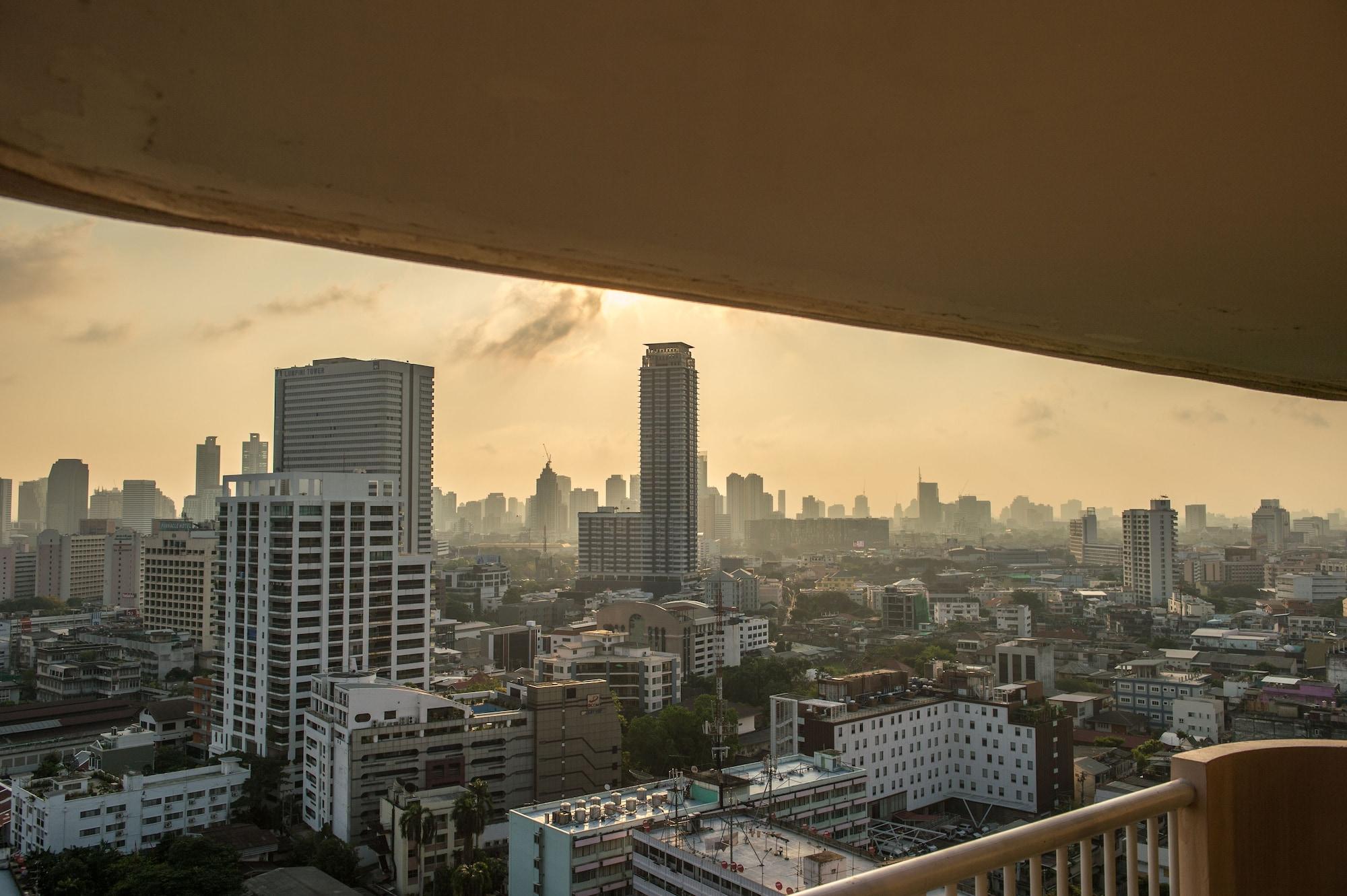 Pantip Suites Bangkok Exterior foto